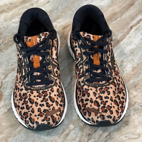 Womens BROOKS Adrenaline GTS 20 Run Wild leopard sneakers- Size 7.5 - Picture 4 of 10
